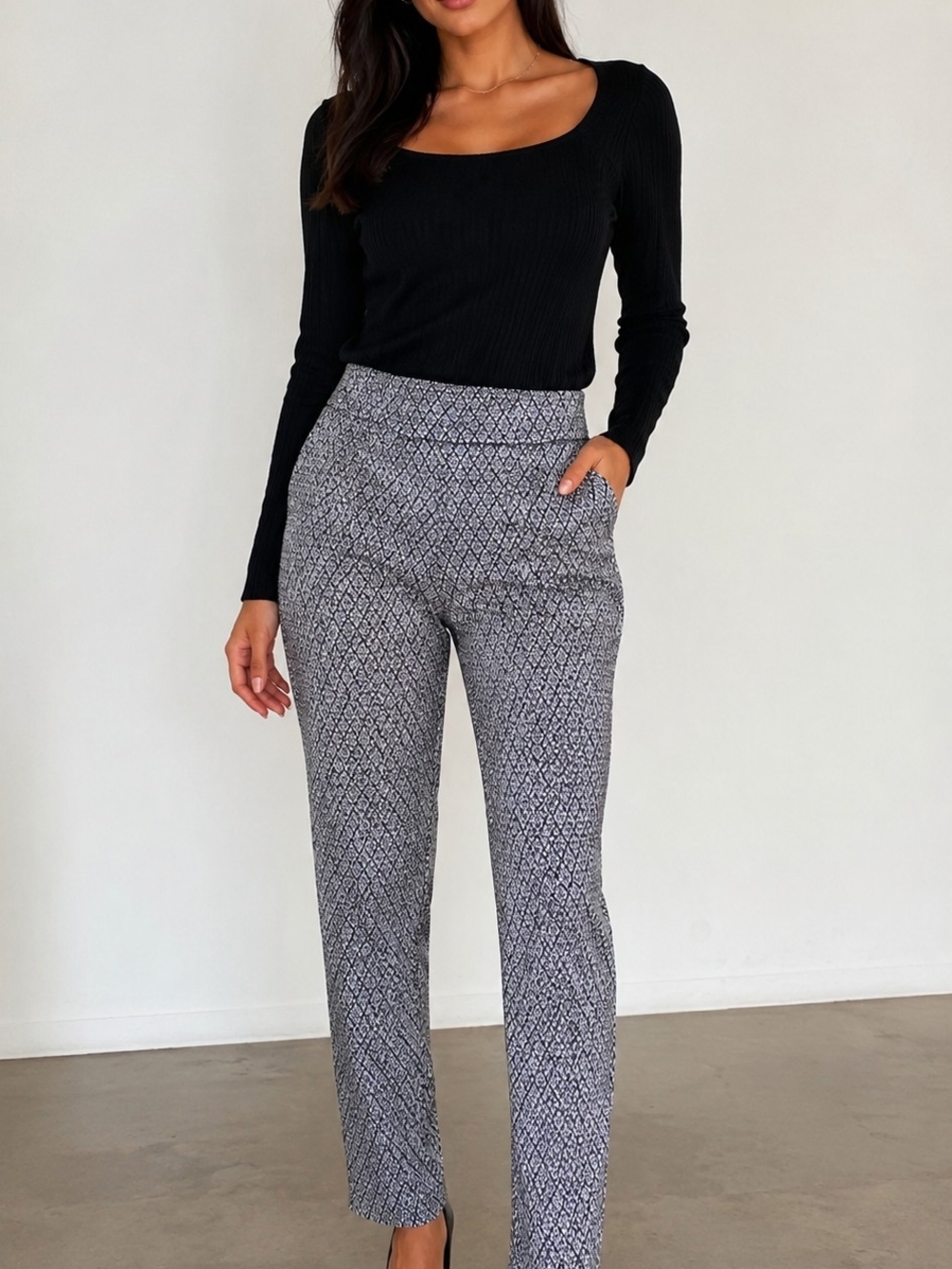 Chico's Black & White Geometric Straight-Leg Pants
